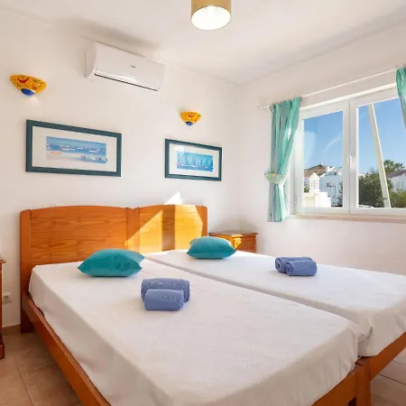 Вилла Moradia Gale Luxury 4 Bedroom Perfect For Families Great Sea Views Gale (Albufeira)