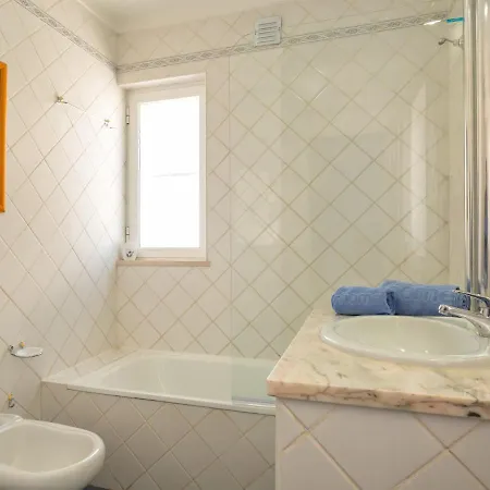 Moradia Gale Luxury 4 Bedroom Perfect For Families Great Sea Views *